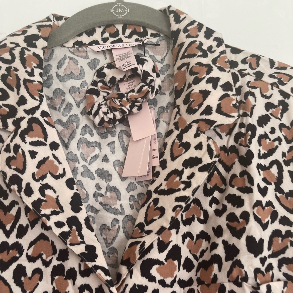 Victoria secret button up pajama top - NWT